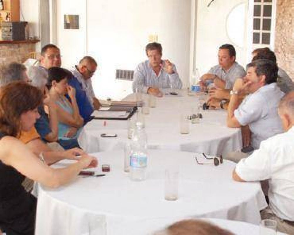 Ajustan los detalles para el operativo de salud en el verano