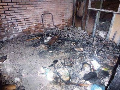 Habr�a sido intencional un incendio en la Escuela Comercial 