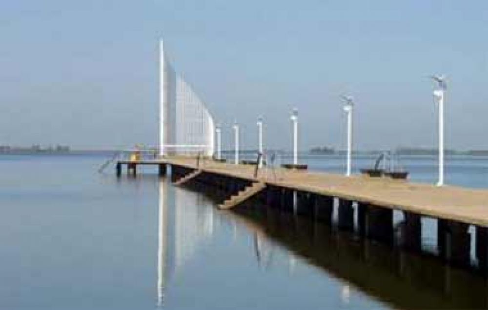 Eval�an cobrar $ 2 por persona la entrada a la Laguna de G�mez para la temporada que se inicia
