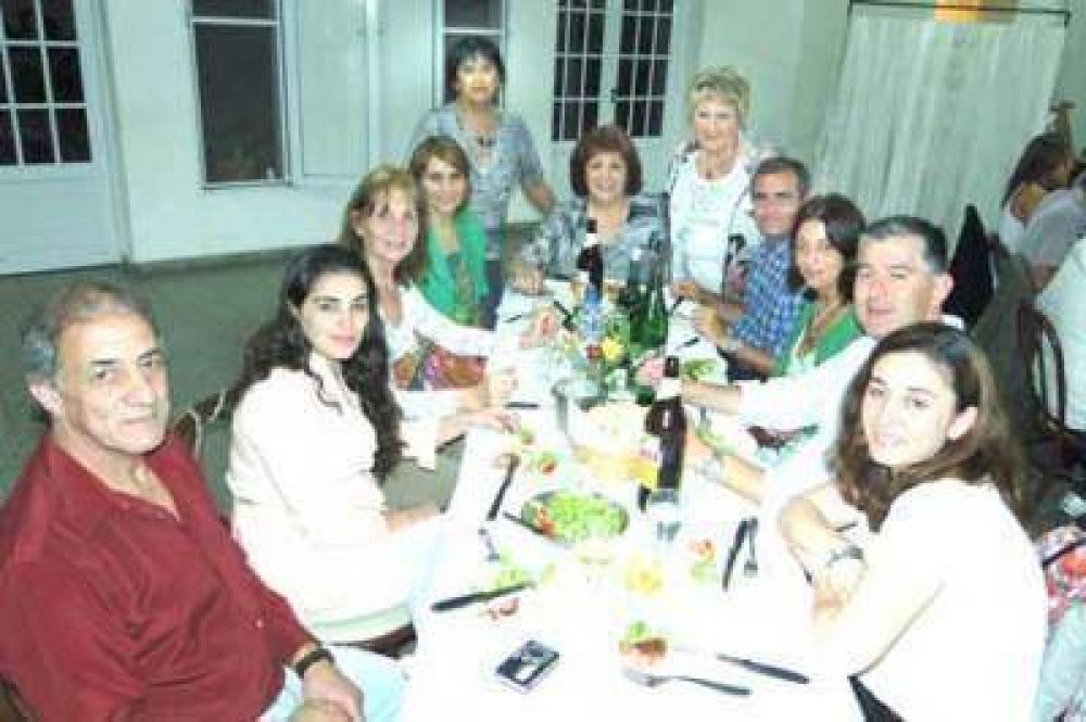 La Asociaci�n de Colectividades agasaj� a la Banda Curupayt�