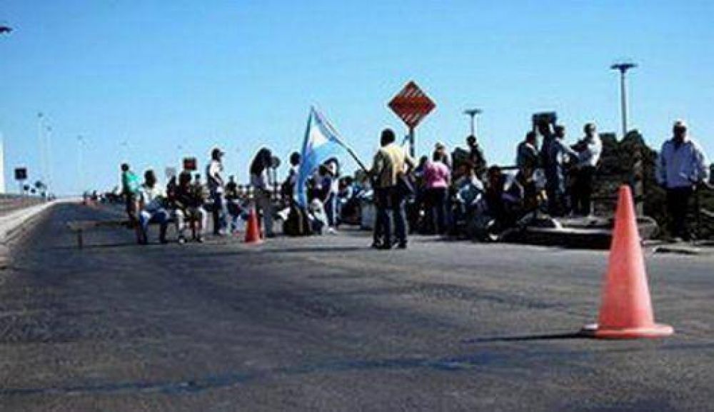 Trabajadores mar�timos, sin medidas en el puente