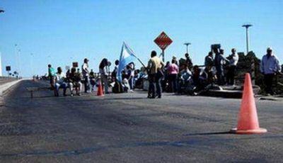 Trabajadores mar�timos, sin medidas en el puente