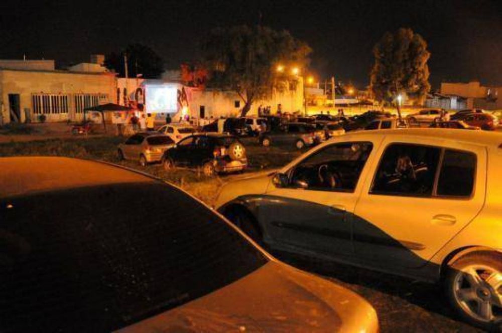 Se realiz� un autocine libre y gratuito