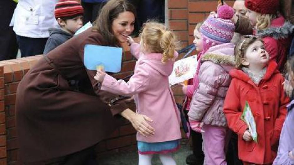 Kate Middleton sigue internada con fuertes n�useas