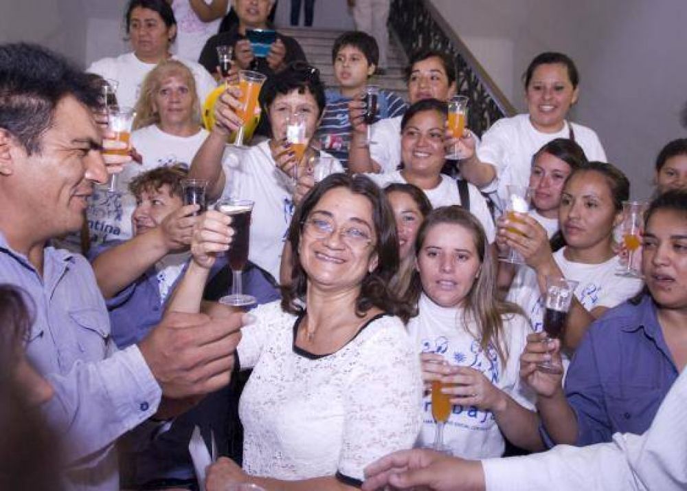 Agasajo sorpresa para la Gobernadora