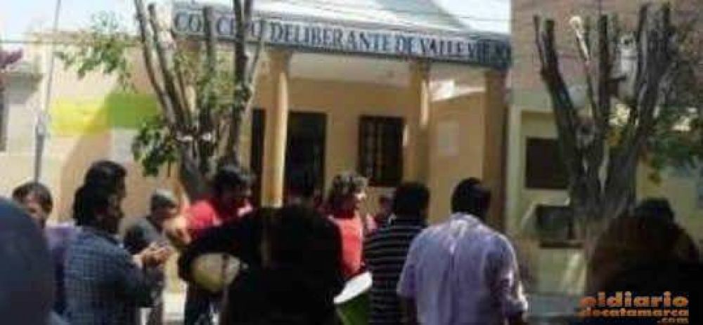 Trabajadores del Concejo Deliberante de Valle Viejo tomaron el edificio