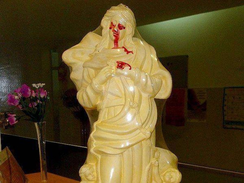 Aseguran que una Virgen llora sangre en una localidad santafesina