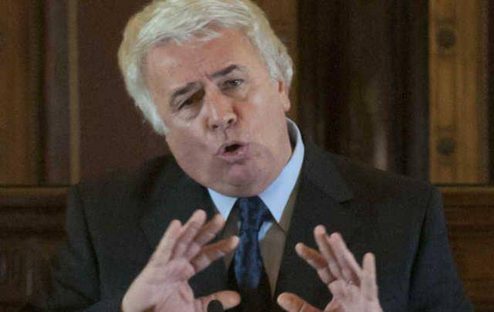 De la Sota, duro: "El 'vamos por todo' casi suena a nazismo"
