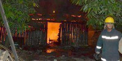  Clorinda: Incendio consumi� totalmente una precaria vivienda