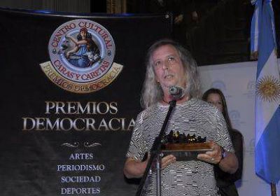 Premios Democracia: Una noche de reconocimiento a los valores