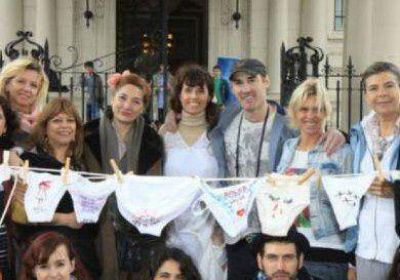 Bombachas y corpi�os contra la violencia de g�nero