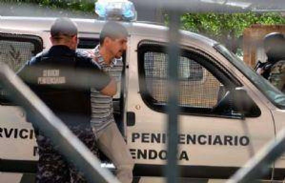 Araya se telefoneaba con efectivos de la Polic�a de Mendoza 