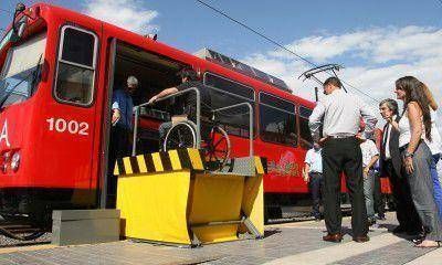 Crearon una rampa para garantizar el acceso de personas con discapacidad al Metrotranv�a 