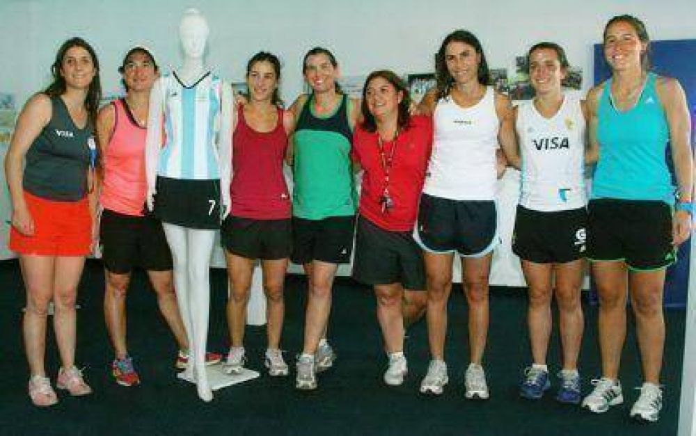 Las Leonas realizaron una cl�nica como cierre del Seven �Semana del Mar�