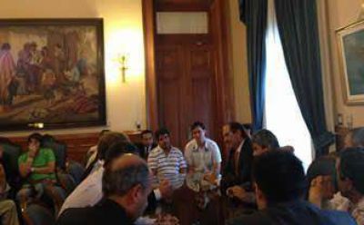Alperovich se reuni� con empresarios de los boliches 