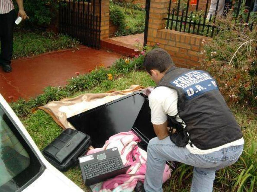 Ocult� sus cosas, fingi� un robo en su casa y termin� preso