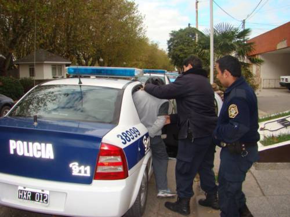 Detenido tras robar bolso a mujer que fue amenazada con arma blanca