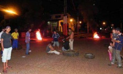 Iguaz�: 300 familias cortaron una avenida por falta del servicio de luz