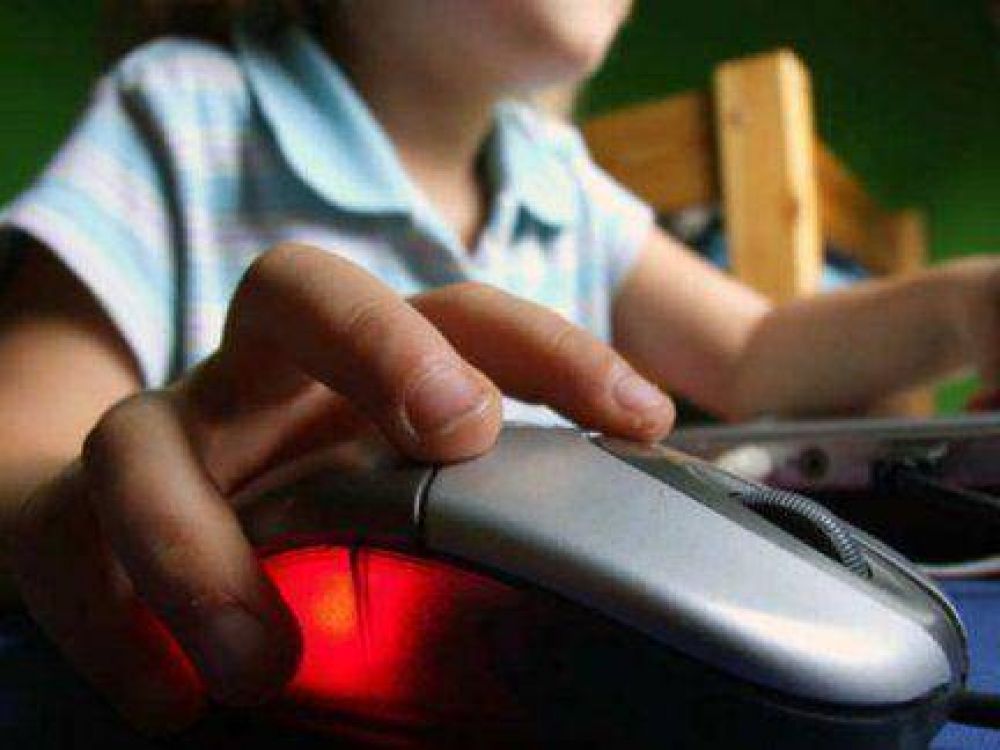 Preceptor acusado de tener relaciones con alumna se tom� licencia