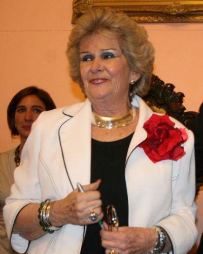 Josefina va por m�s