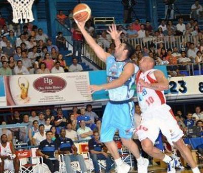 Regatas dio el primer golpe con solvencia