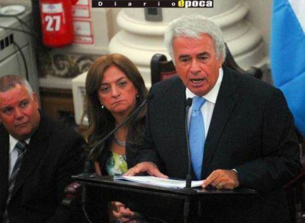 Cuarteto, humor y pol�tica anti K en la visita del gobernador cordob�s