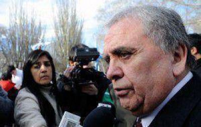 Los municipios de Santa Cruz funcionan como miniestados. R�o Gallegos y Caleta buscan plata en naci�n