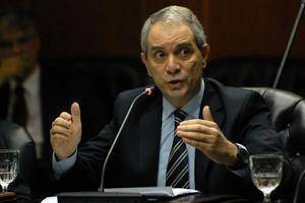 A dos d�as del 7D, el Gobierno dice que extender la cautelar "ser�a un alzamiento"