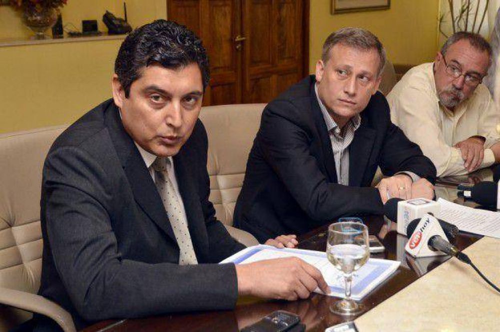 Carlos Paz: Avil�s dijo que se desaparecieron varias deudas