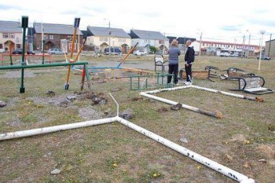 Comenzaron los trabajos de construcci�n y remodelaci�n de la plaza del barrio CGT