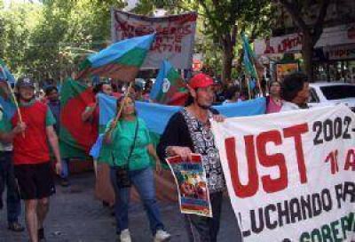 Los "sin tierra" celebraron los 10 a�os de su ONG 