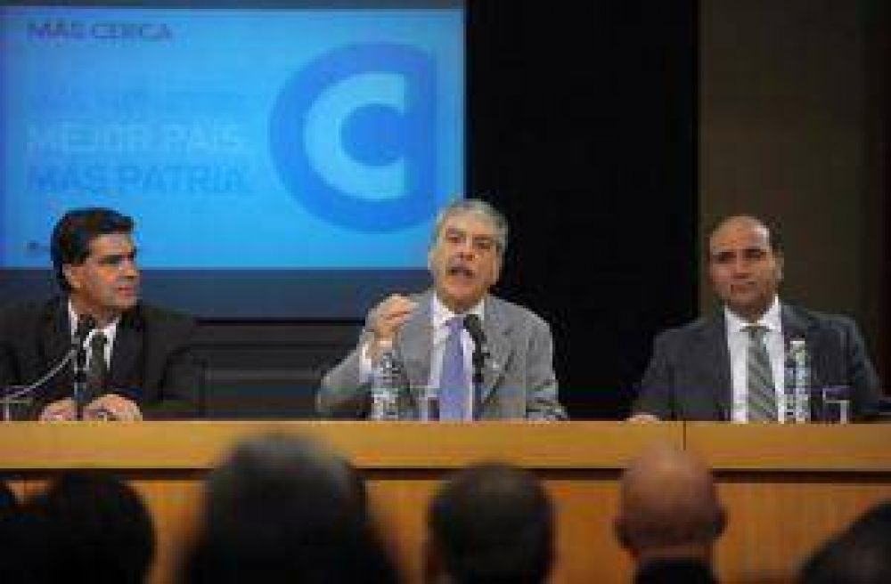 Capitanich y De Vido presentaron programa de obras que beneficiar� a municipios chaque�os
