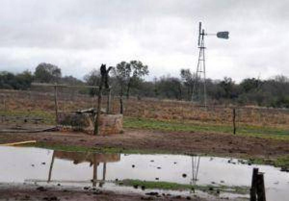 M�s de 110 mil�metros trajeron alivio para el campo pero generaron inconvenientes en la ciudad
