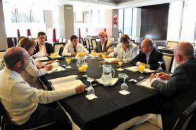 Girsu: Maza Dice Que No Habr� Fondos Para Municipios y Los Intendentes Se Rebelan