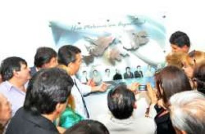 Mural en homenaje a los veteranos de guerra del Poder Legislativo	