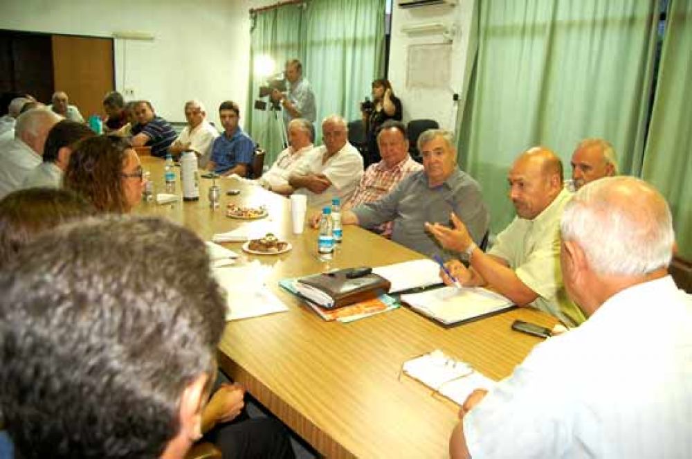 Durante tres horas el intendente Rainone estuvo reunido con el gobernador Oscar Jorge 
