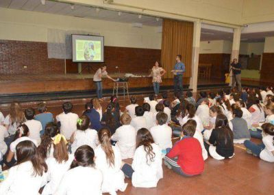 Culminaron las charlas escolares de la campa�a �Me ayudas a separar?� 