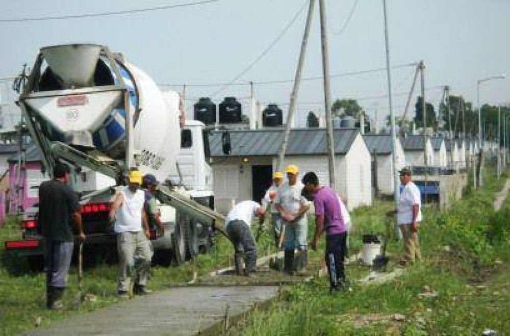 Barrio El Carmen: Avanza La Segunda Etapa De Construcci�n De Veredas