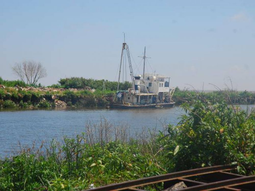 El N�utico impulsa el catamar�n tur�stico