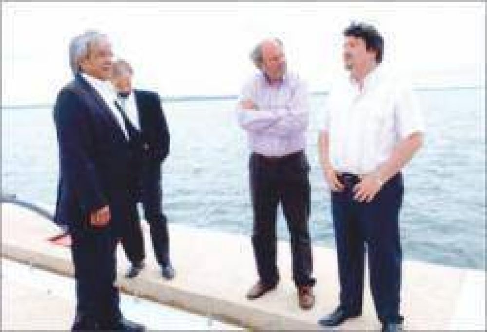 Antes de viajar a Brasilia, Closs recorri� el nuevo puerto