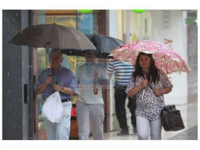 La sensaci�n t�rmica ya es de 27� y hay alerta por lluvias intensas