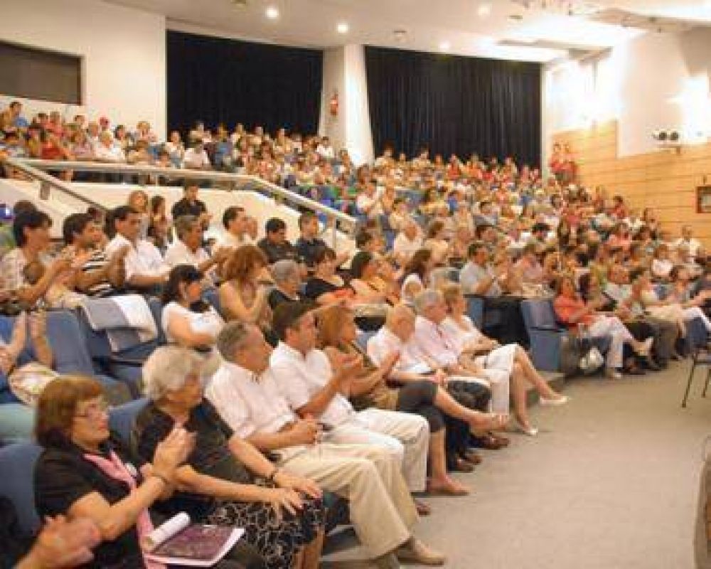 El Concejo Deliberante reconoci� la labor solidaria de 39 uruguayenses