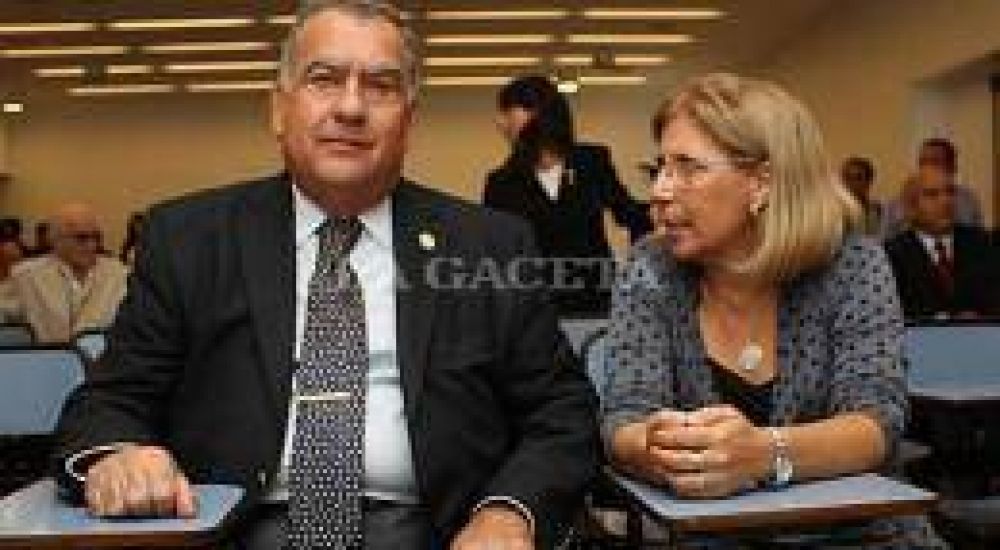 En la UNT tambi�n se habla de lanzar la "re-re" 