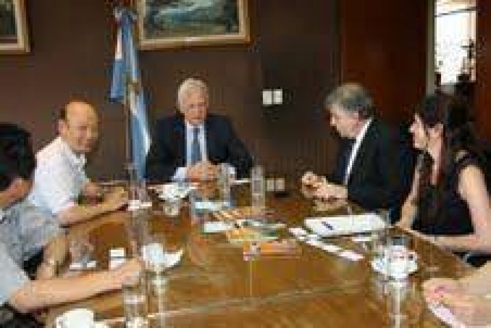 Convenio entre Turismo y provincia de la Rep�blica Popular China 