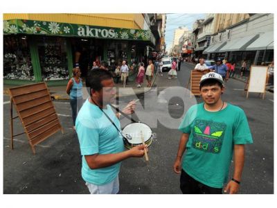 Con cortes de calles, vendedores ambulantes pidieron volver a la Plaza del Soldado