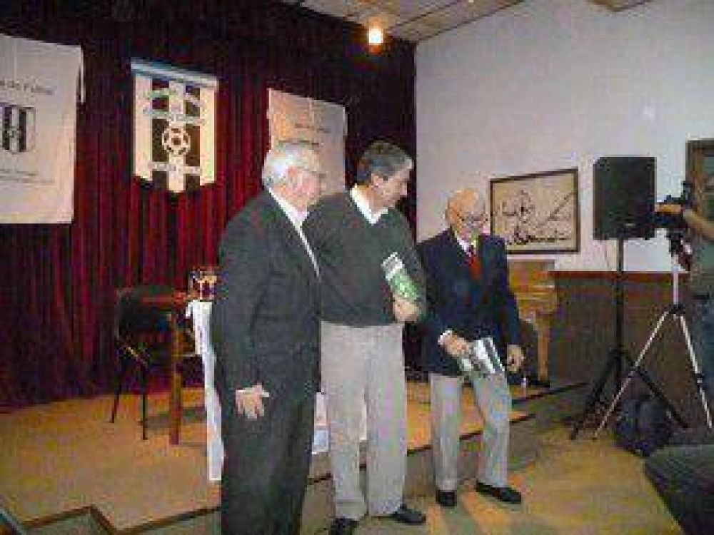 Cultura municipal acompa�a a familiares de Antonini