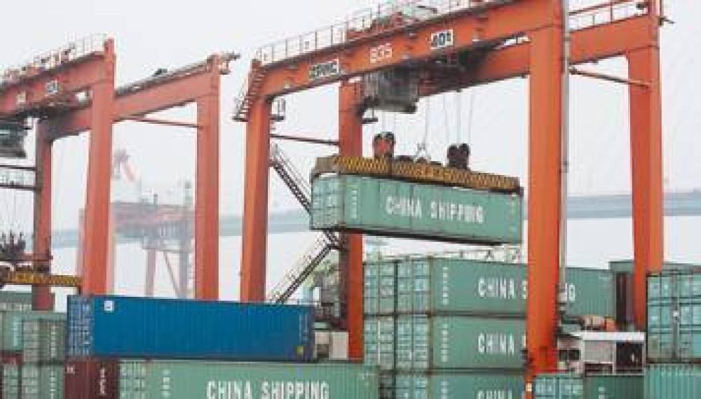 Suspendieron la entrada y salida de containers en el puerto