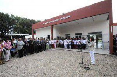 Poggi inaugur� el nuevo centro de salud �Malvinas Argentinas�