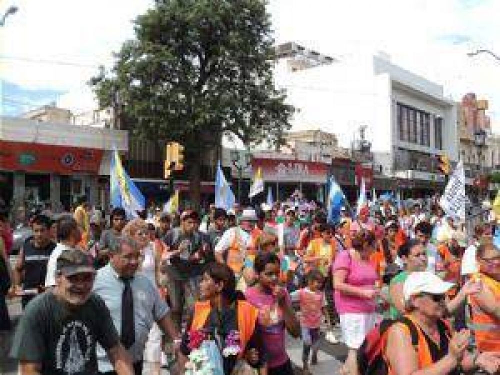 Es incesante la llegada de peregrinos para honrar a la Madre del Valle