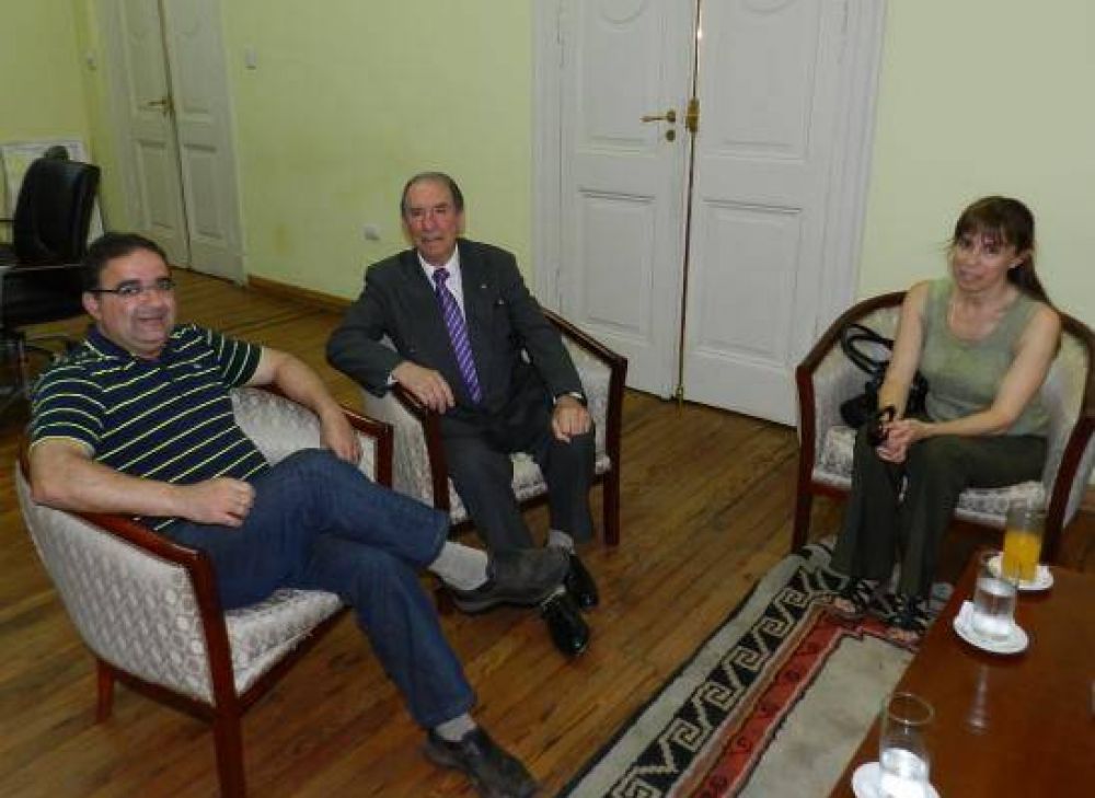 Ra�l Jalil recibi� al vicec�nsul de Espa�a, Felipe Sastre Mart�nez